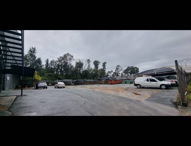 9,000M² WAREHOUSE FOR SALE IN SPRINGFIELD